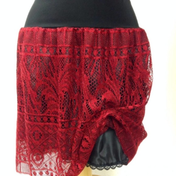 Red Black Lace Skirt with Slimming Yolk at Waist S - Picture 4 of 6